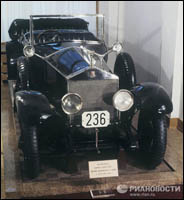 Lenin's Rolls-Royce on display 