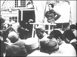 Mao Zedong lecturing at the Lu Xun 