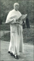 A very fit looking Pius taking a brisk walk in Castel Gondolfo, Oct. 1958.